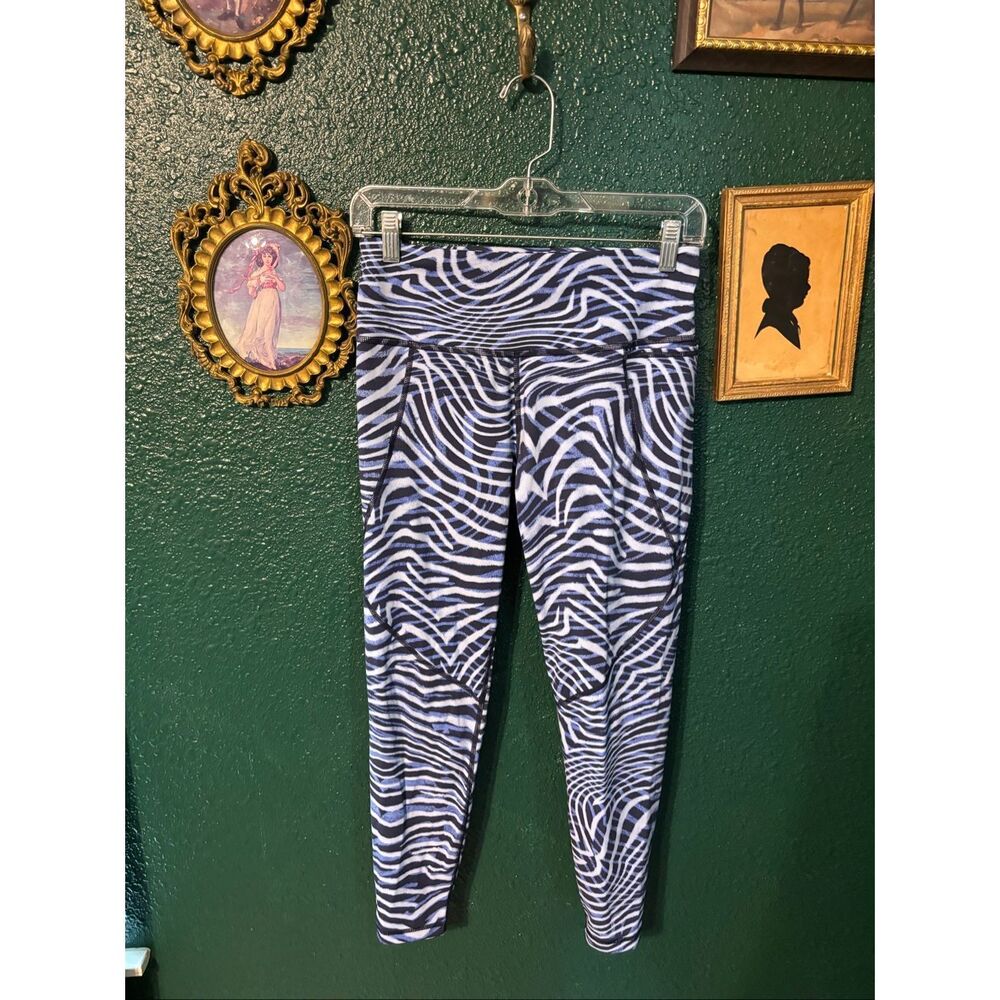 Sweaty Betty 24” Power 7/8 Blue Patterned Leggings Sz Small